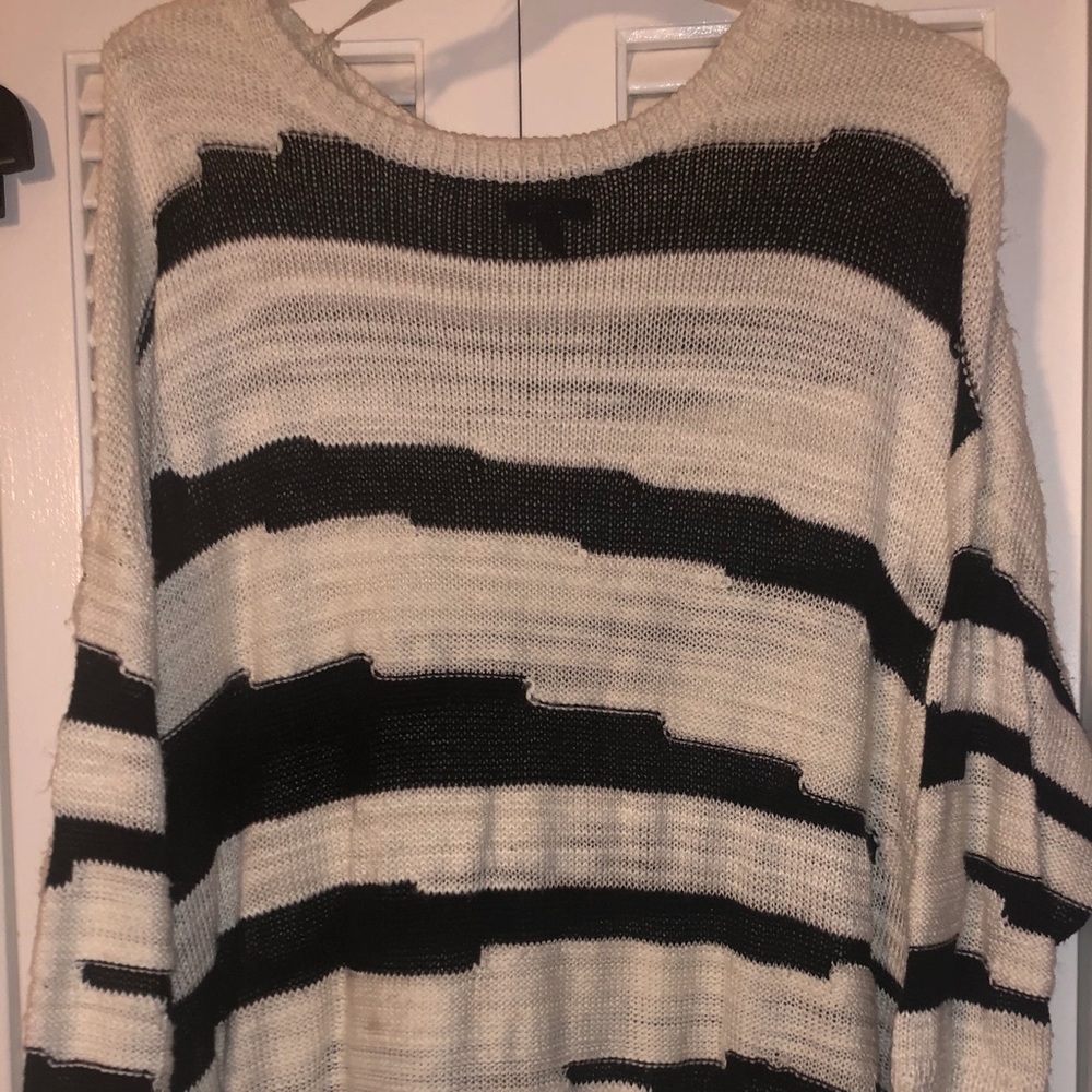 Black & white stripe long sleeve